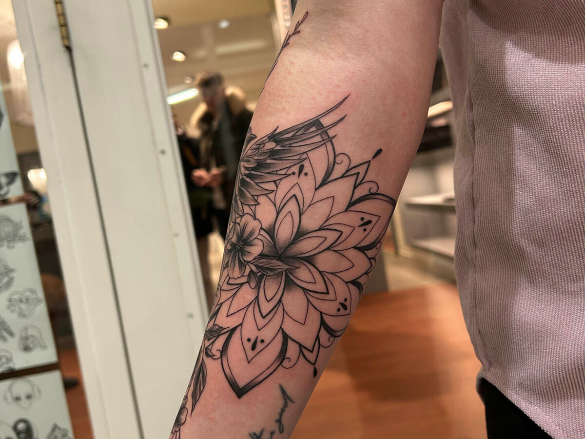 Fine_line_tattoo_.jpg